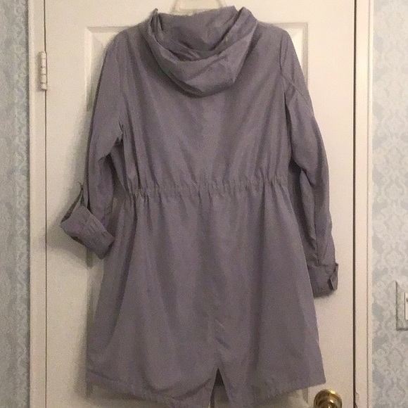 Michael- Michael Kors lined nylon raincoat- beautifully detailed size lg - Picture 4 of 9